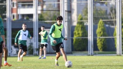 TFF 2'nci Lig Beyaz Grup'ta mücadele eden Bursaspor, ligin 9'uncu