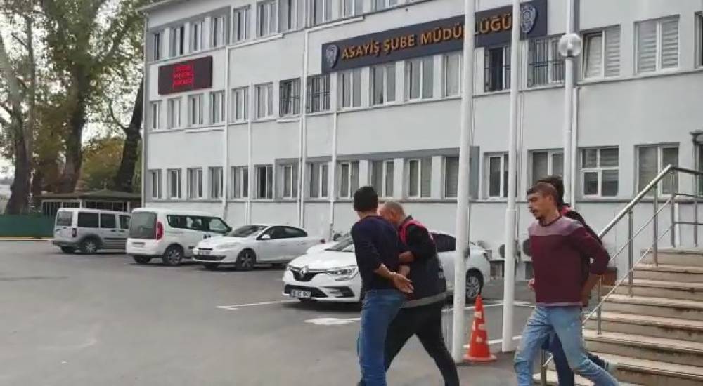 Bursa’da oto fareleri yakayı ele verdi
