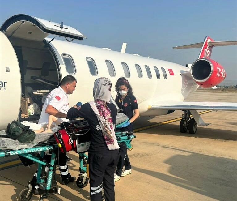 4 YAŞINDAKİ HASTA UÇAK AMBULANS İLE BURSA'YA GETİRİLDİ