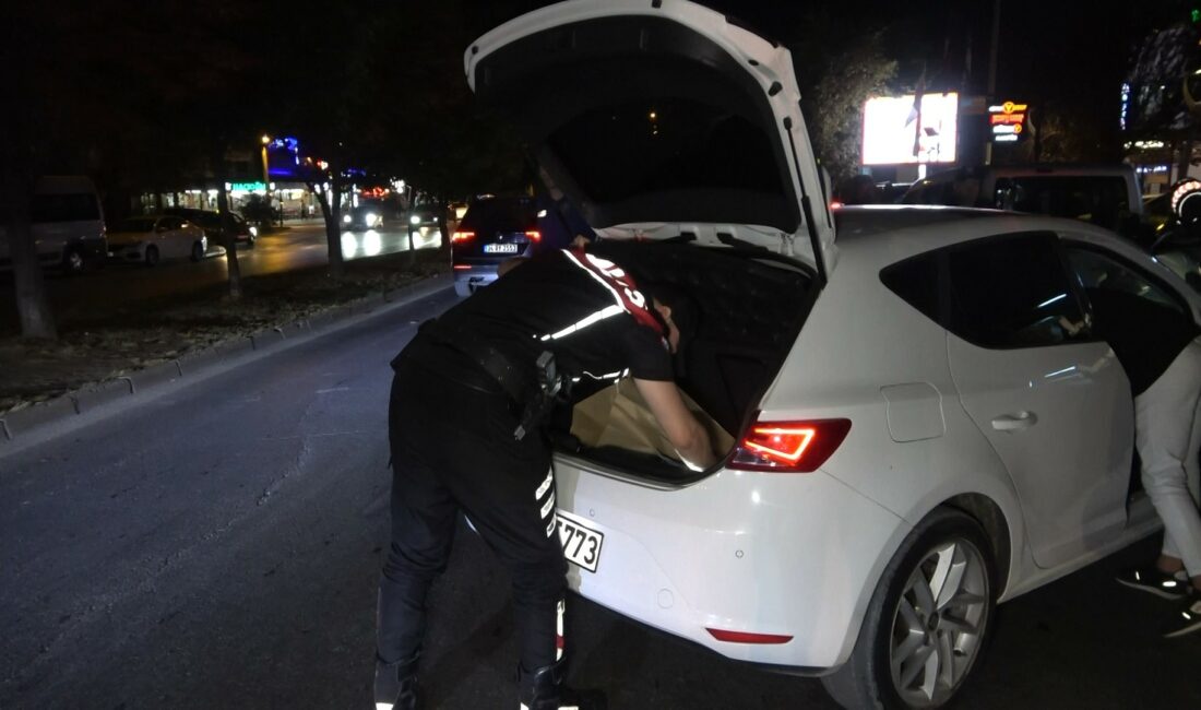 Bursa emniyetinden şok baskınlar Bursa Emniyet Müdürlüğü ekiplerice Görükle bölgesinde gerçekleştirilen asayiş uygulamasında onlarca