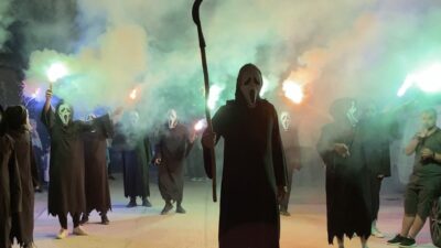 Bursa’nın İnegöl ilçesinde düğünden sonra yapılan damat eğlencesinde, damadın arkadaşlarının