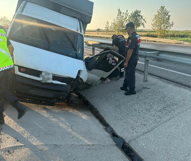Bursa’nın Karacabey ilçesinde meydana gelen trafik kazasında 1 kişi hayatını