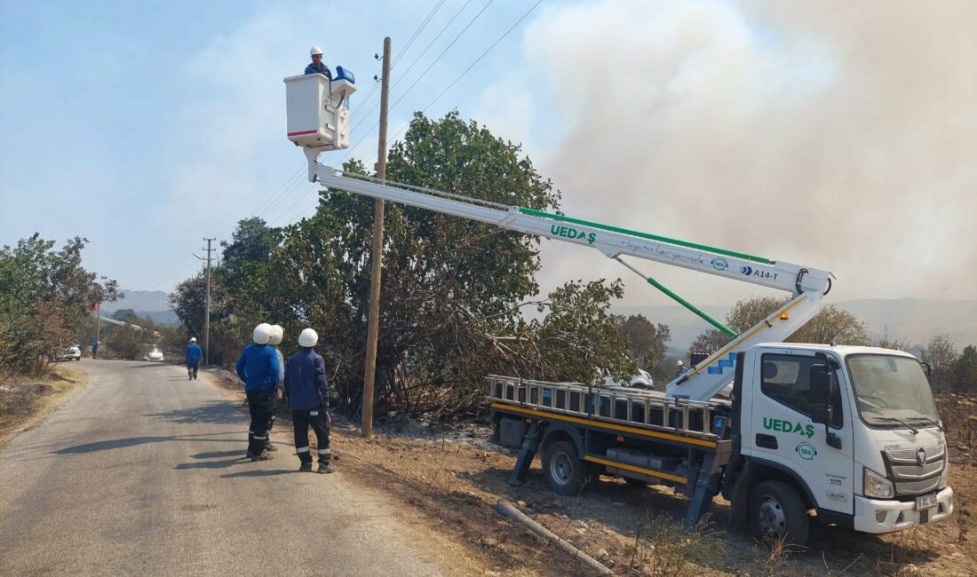 UEDAŞ’tan yangın bölgesinde yoğun mesai Uludağ Elektrik Dağıtım Anonim Şirketi (UEDAŞ) ekipleri Çanakkale'deki yangın felaketine