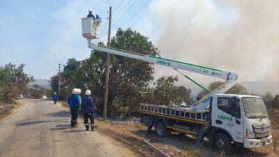 Uludağ Elektrik Dağıtım Anonim Şirketi (UEDAŞ) ekipleri Çanakkale'deki yangın felaketine