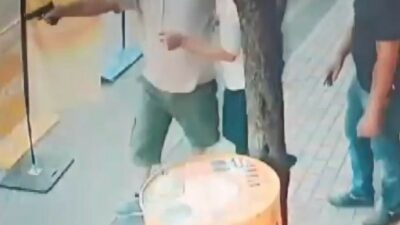 Bursa'nın Osmangazi ilçesinde, 2 grup arasında çıkan silahlı kavgada 4