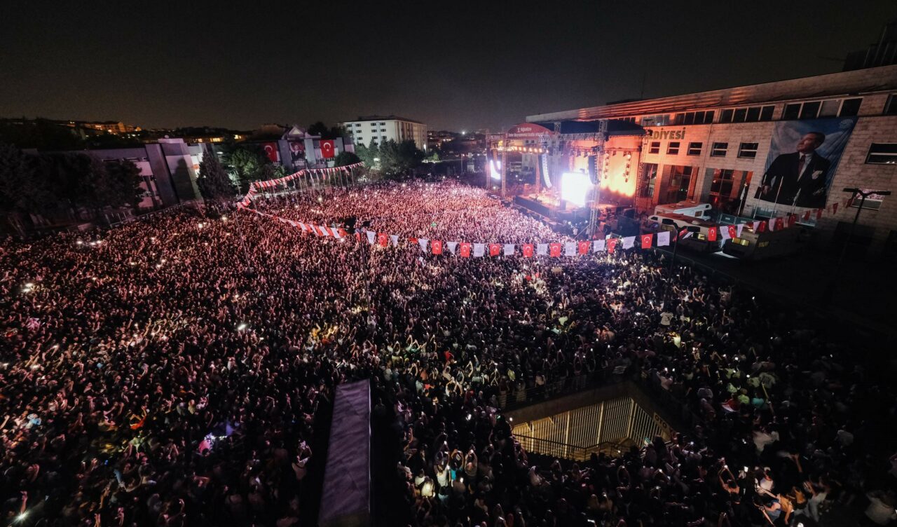 Nilüfer Belediyesi, 30 Ağustos Zafer Bayramı’nın 101. yılında dolayısıyla Duman