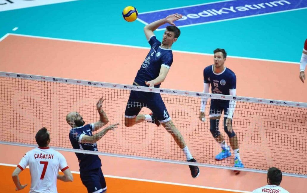 VOLEYBOL AXA SİGORTA EFELER LİGİ’NDE MÜCADELE EDEN BURSA BÜYÜKŞEHİR BELEDİYESPOR