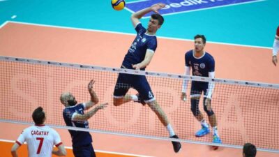 VOLEYBOL AXA SİGORTA EFELER LİGİ’NDE MÜCADELE EDEN BURSA BÜYÜKŞEHİR BELEDİYESPOR