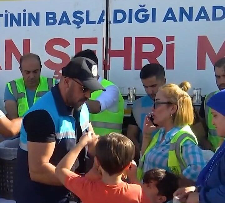 Bursa Büyükşehir Belediye Başkanı Alinur Aktaş, sosyal medya üzerinden kendisine