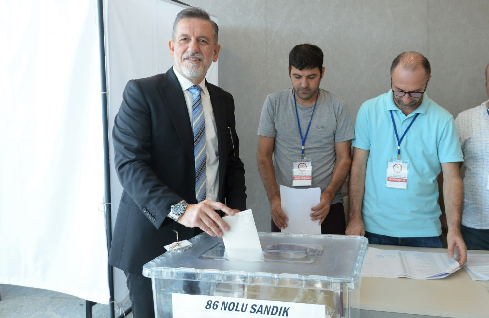 BTSO, meslek komitesi ve meclis üyelerini seçti Bursa Ticaret ve Sanayi Odası'nda (BTSO) gerçekleştirilen seçim sonucunda meslek