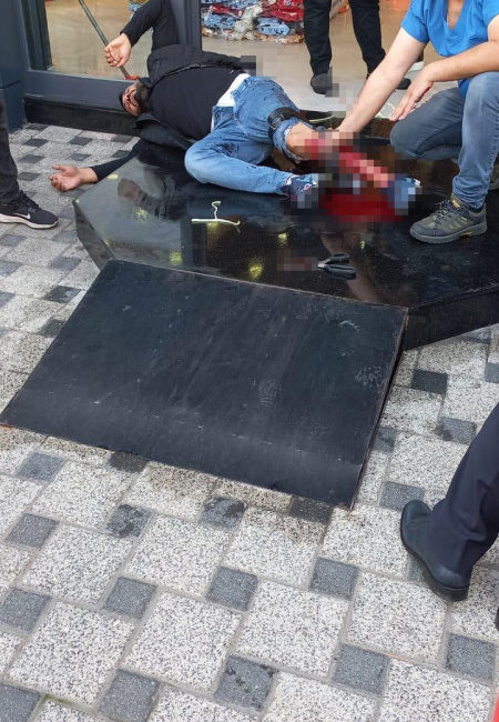 Bursa’da bir kişi tabancayla yaralandı Bursa'nın Yıldırım ilçesinde bir kişi tabancayla bacağından yaralandı.