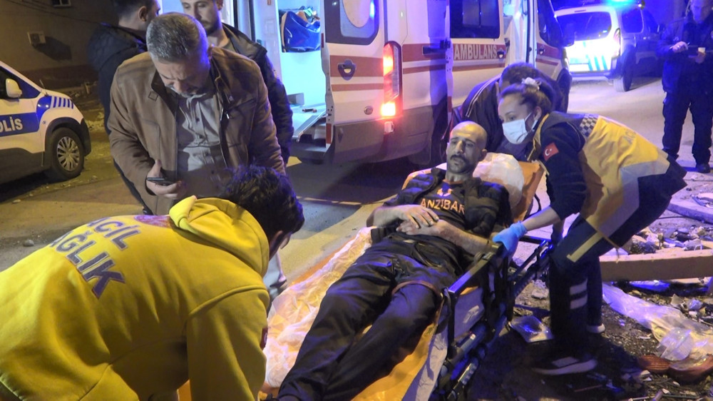 Bursa'da çöpten bulduğu tabancayı kurcalarken kendini vurdu