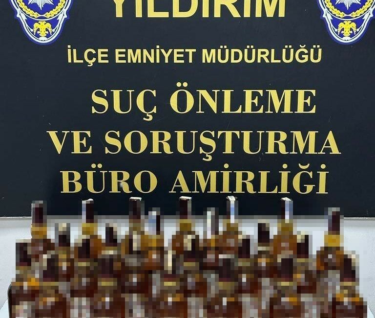 Bursa’nın Yıldırım ilçesinde gerçekleştirilen operasyonda 24 adet sahte bandrollü kaçak