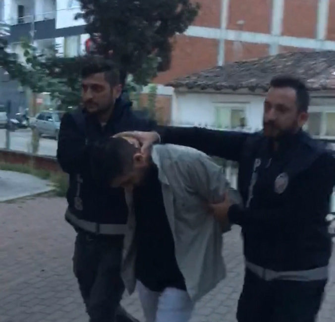 Bursa’da elektrikli bisikletinde vurulmuştu, şüpheli tutuklandı Bursa'nın İnegöl ilçesinde, elektrikli bisikletle seyir halinde olan bir kişiyi