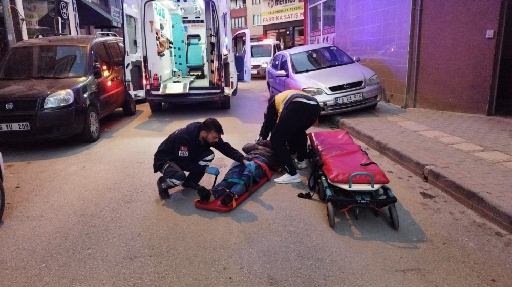 Bursa'da yaralı halde yolda bulunan adam öldü