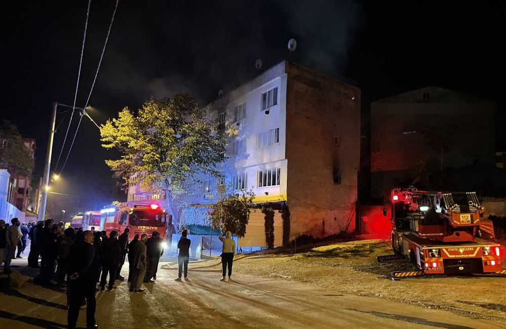 Bursa'nın Osmangazi ilçesinde, bilinmeyen bir nedenle eşiyle kavga eden eden