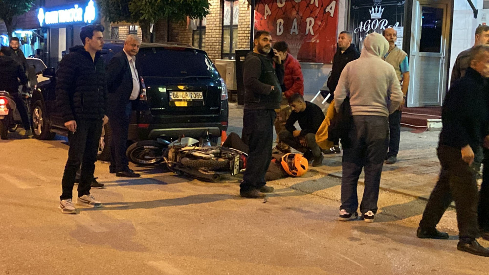 Bursa'da minibüsle çarpışan motosiklet sürücüsü ölümden döndü