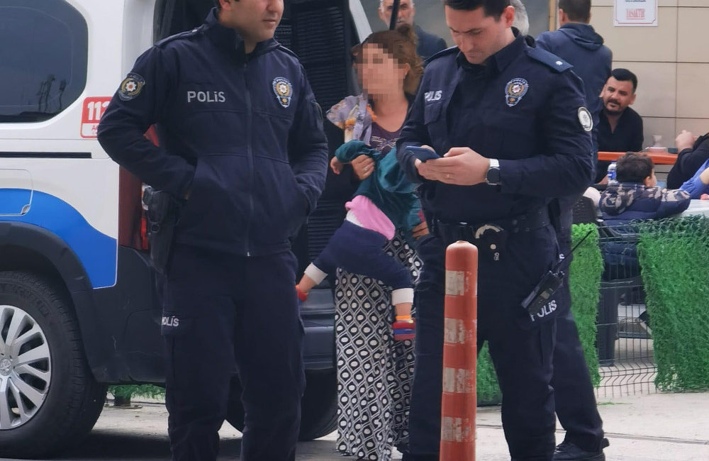 Bursa'nın İnegöl ilçesinde 5 ayrı hırsızlık suçundan aranan kadın yakalandı.