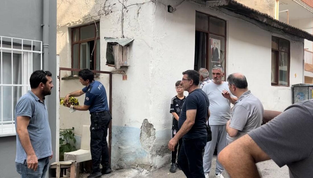 Bursa’da yaşlı adam evinde ölü bulundu Bursa’da evde yalnız yaşayan 67 yaşındaki adam evinde ölü bulundu.