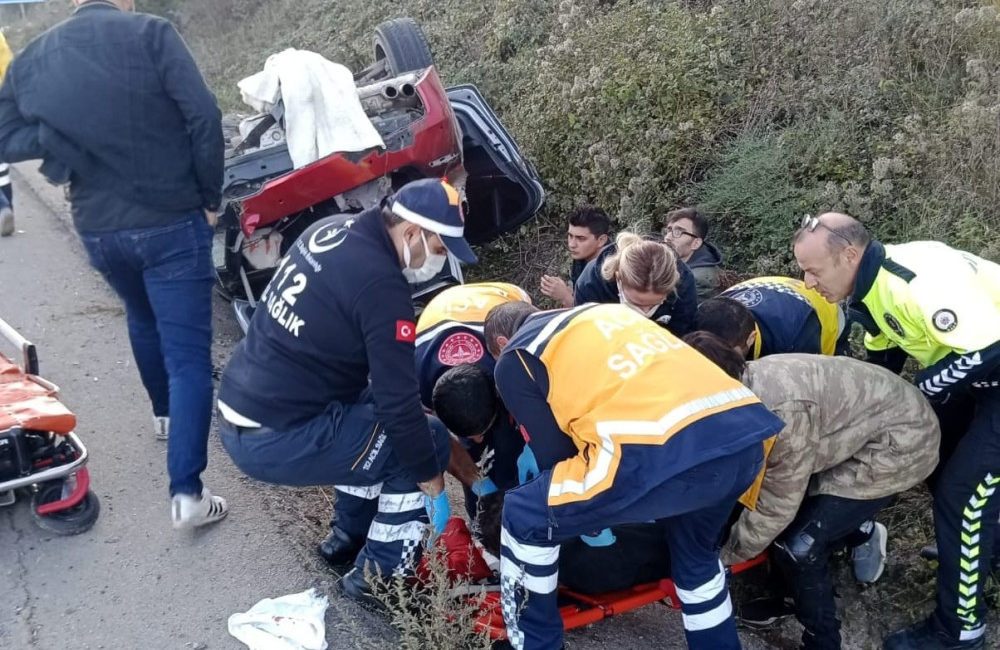 Bursa’da takla atan otomobildeki 4 kişi yaralandı Bursa'nın Kestel ilçesinde, kamyona çarptıktan sonra takla atan otomobilde bulunan