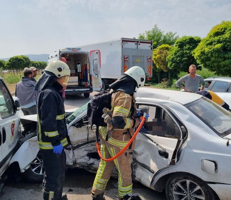 Bursa’da trafik kazasında 2 kişi öldü Bursa’nın Yenişehir ilçesinde meydana gelen trafik kazasında 2 kişi öldü,