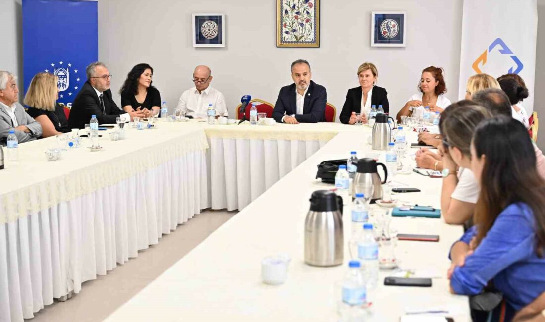 Bursa’da ‘yalın hizmet’le milyonlarca lira tasarruf edildi Bursa Büyükşehir Belediyesi tarafından 2020 yılında başlatılan ‘Yalın Belediyecilik’ uygulamasının