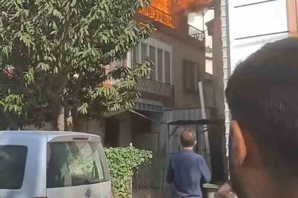 Bursa’nın Osmangazi ilçesindeki bir evde çıkan yangın nedeniyle maddi hasar