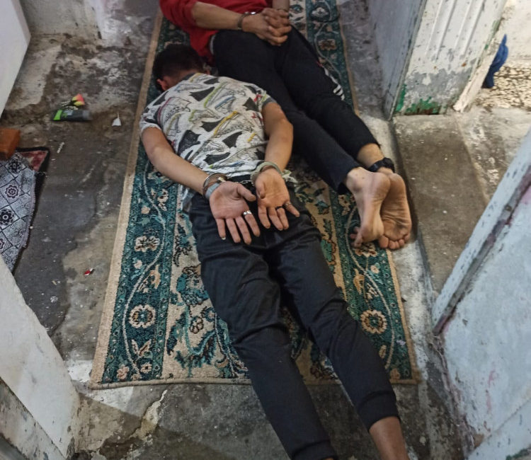 Bursa'nın Yıldırım ilçesinde, uyuşturucu satıcılarına yönelik gerçekleştirilen operasyonda 3 şüpheli