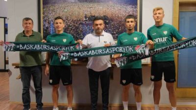 BURSASPOR ALTYAPISINDA YETİŞEN 3 FUTBOLCU İLE PROFESYONEL SÖZLEŞME İMZALADI.