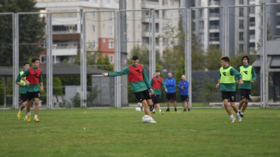 TFF 2'nci Lig Beyaz Grup'ta mücadele eden Bursaspor, ligin 8'inci