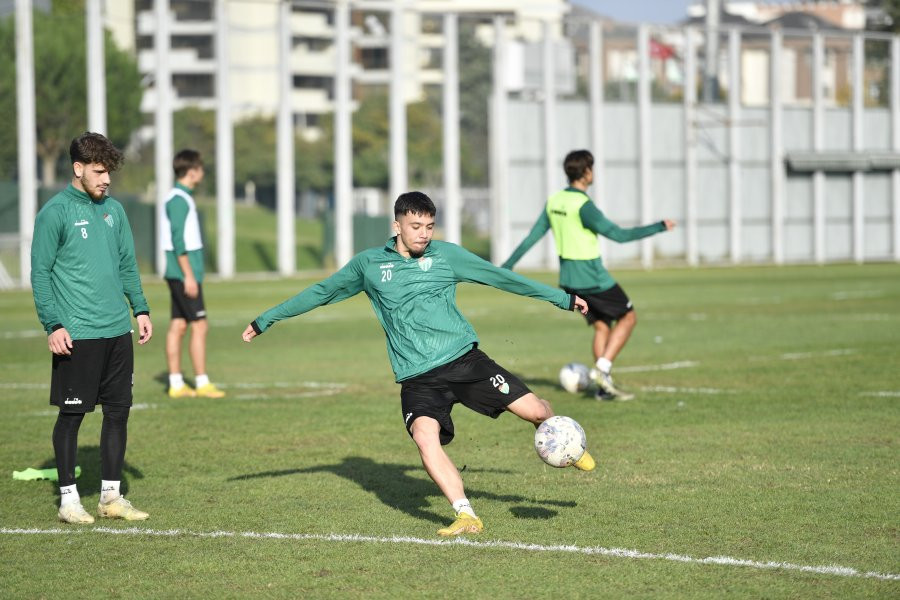 Bursaspor, Düzcespor maçı hazırlıklarına başladı