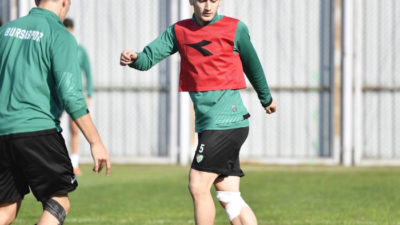 TFF 2'nci Lig Beyaz Grup'ta mücadele eden Bursaspor, ligin 11'inci