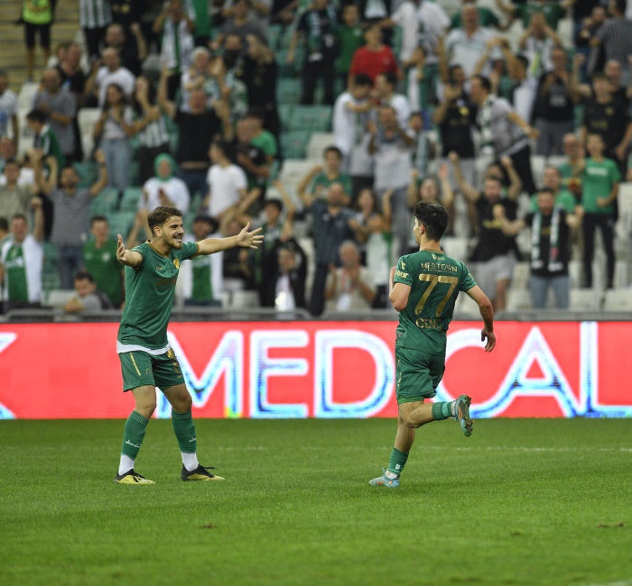 Bursaspor Sivas Belediyespor’a gol oldu yağdı Bursaspor, Türkiye Futbol Federasyonu (TFF) 2'nci Lig Beyaz Grup'un 5'inci