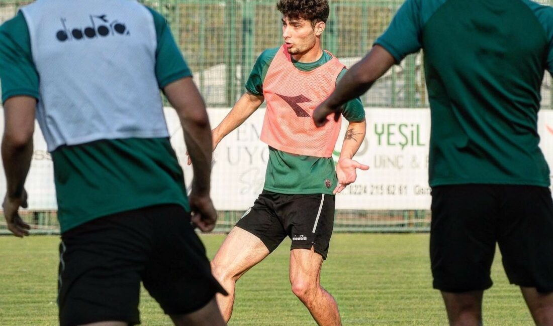 BURSASPOR SON ANTRENMANINI MİNARELİÇAVUŞ TESİSLERİ’NDE YAPTI. TAKTİK AĞIRLIKLI YAPILAN İDMANDA