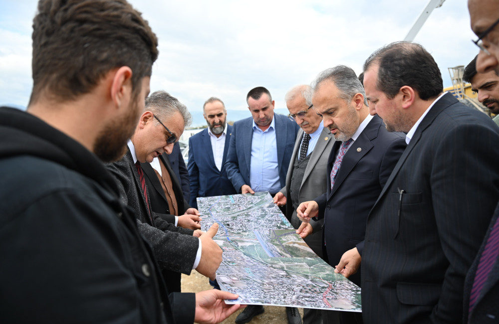 Büyükşehir, Balıklıdere Köprüsü’nün temelini attı Bursa Büyükşehir Belediyesi tarafından Otosansit ile Değirmenönü mahallelerini birbirine bağlamak
