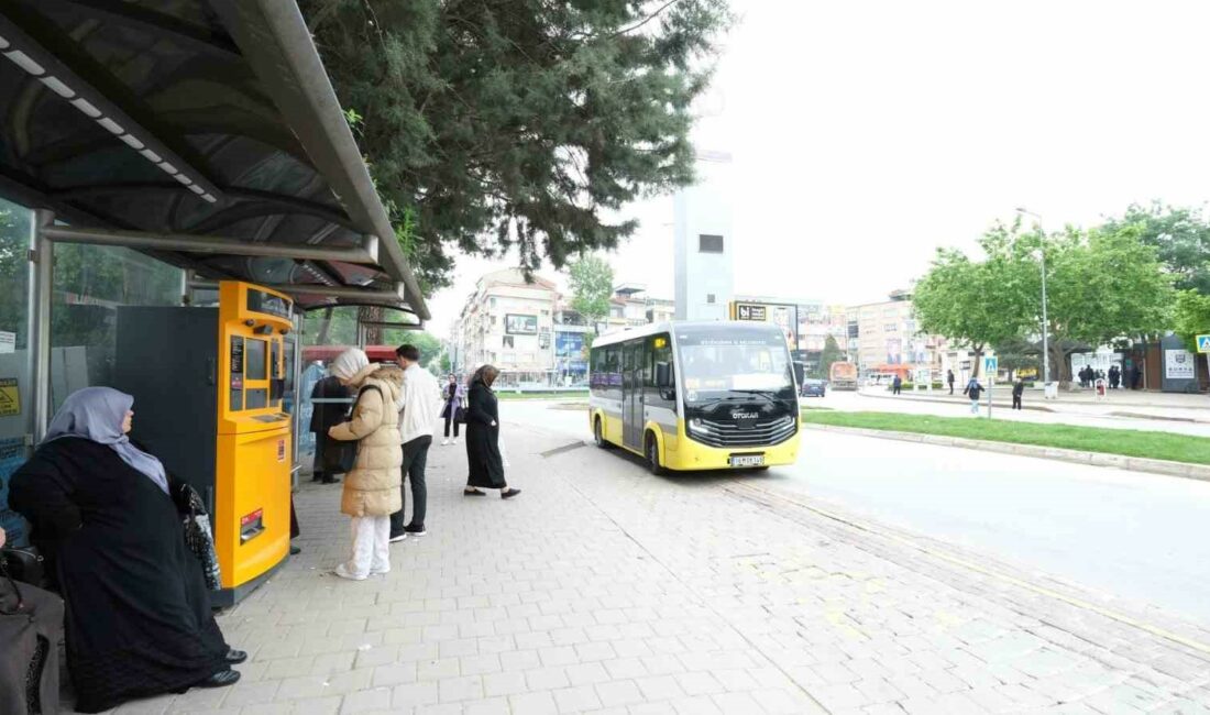 İnegöl Belediyesi’nden “hafiye müşteri” uygulaması İnegöl Belediyesi, toplu ulaşımda standartların yükseltilmesi ve vatandaşların yaşadığı sorunların