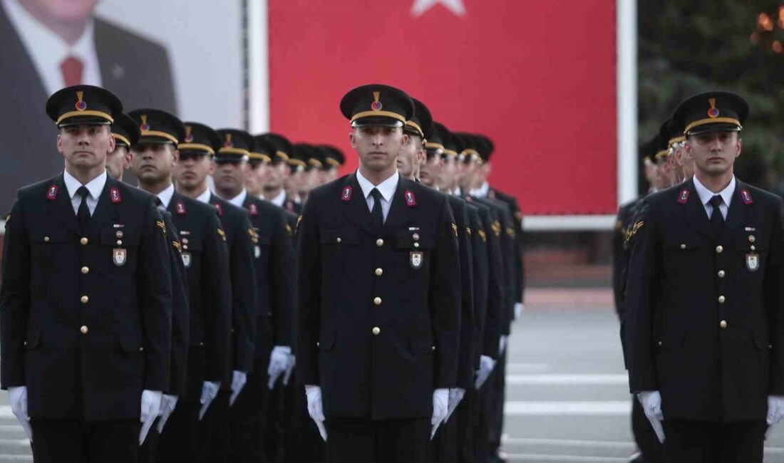 Bursa Işıklar Jandarma Meslek Yüksekokulu’da mezuniyet töreni Bursa’da tarihi Işıklar Jandarma Meslek Yüksekokulu 402 öğrencisini düzenlediği törenle