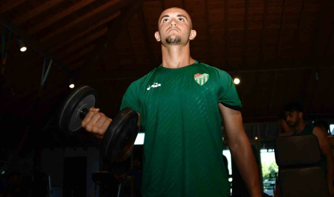 Bursaspor’un genç yeteneği Kadir Yiğit, yeşil-beyazlı takıma veda etti.