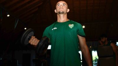 Bursaspor’un genç yeteneği Kadir Yiğit, yeşil-beyazlı takıma veda etti.