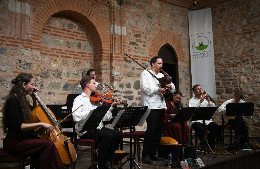 Macar ezgileri Osmangazi’de yankılandı Osmangazi Belediyesi, Türk dünyası kültür etkinlikleri kapsamında ‘Musica Historica’ konserine