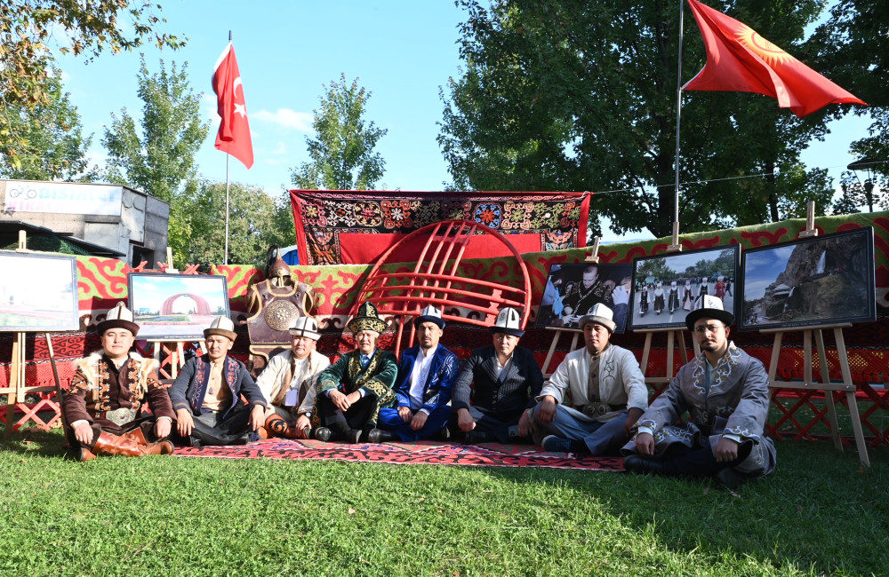 Manas Destanı Bursa’dan Guinness’e koşuyor Bursa'da, "Manas Haftası" etkinlikleri kapsamında Guinness Rekorlar Kitabı için Manas