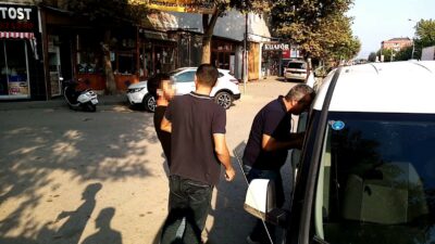 Bursa'nın İnegöl ilçesinde, deterjan çaldıktan sonra market görevlisi kadını darbedip