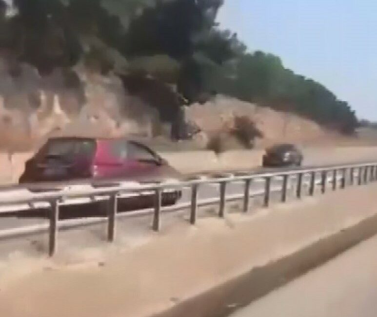 Ölüme davetiye çıkardı… Otoyolda ters şeritten kilometrelerce ilerledi BURSA’DA YENİŞEHİR-BURSA KARAYOLUNDA BİR ARAÇ TERS ŞERİTTEN İLERLEDİ. O ANLAR