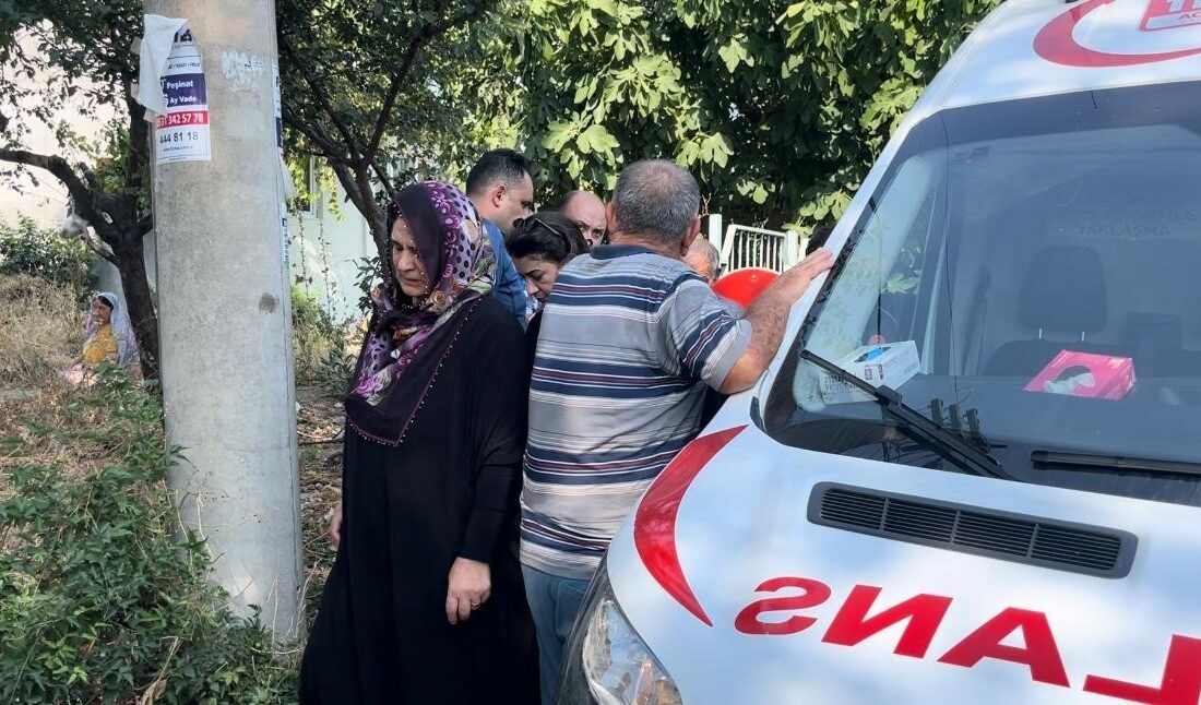 Bursa’da bir kişi yaşadığı evi ateşe verdi Bursa’da sinir krizi geçiren bir kişi, ailesiyle yaşadığı evi yaktı.