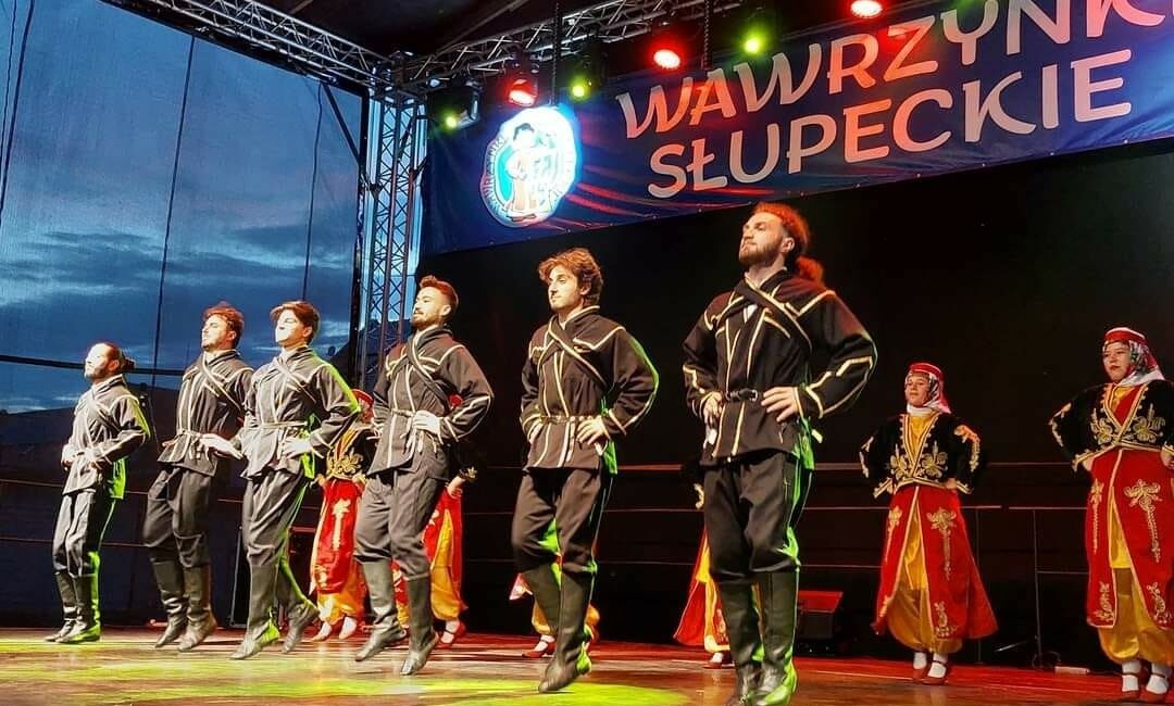 Polonya’daki Poznan Festivali’nde Türk ezgileri yankılandı BURSA ULUDAĞ ÜNİVERSİTESİ (BUÜ) HALK OYUNLARI TOPLULUĞU, POLONYA’DA GERÇEKLEŞTİRİLEN VE