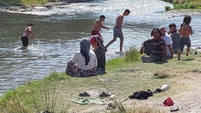 BURSA’DA ÇÖRELER MAHALLESİ MUHTARI TURHAN ARGIN, SICAKTAN MAHALLE SAKİNLERİ İÇİN