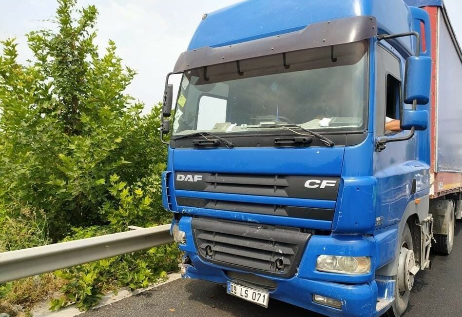 Bursa’da tırın otomobile çarpması sonucu 5 kişi yaralandı Bursa’nın İnegöl ilçesinde meydana gelen trafik kazasında 5 kişi yaralandı.