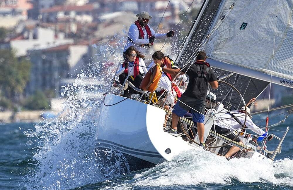 TÜRKİYE’NİN EN İYİ YAT YARIŞÇILARIN MÜCADELE ETTİĞİ 11. TAYK-EKER OLYMPOS