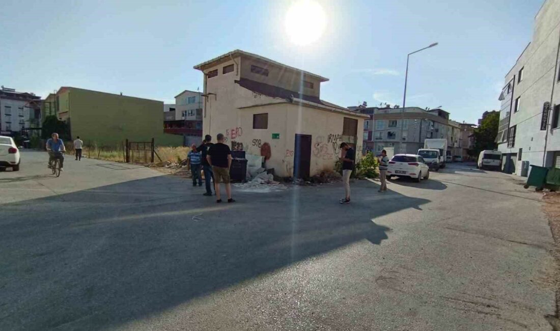 Bursa’da trafoya giren adamı elektrik çarptı Bursa’nın Osmangazi ilçesindeki bir trafoya giren kişi, elektrik çarpması sonucu