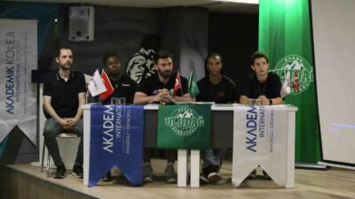 ULUDAĞ KADIN BASKETBOL TAKIMI AKADEMİK KOLEJ İLE İŞ BİRLİĞİ YAPTI.